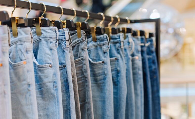 Co zawierają w składzie spodnie jeansowe?